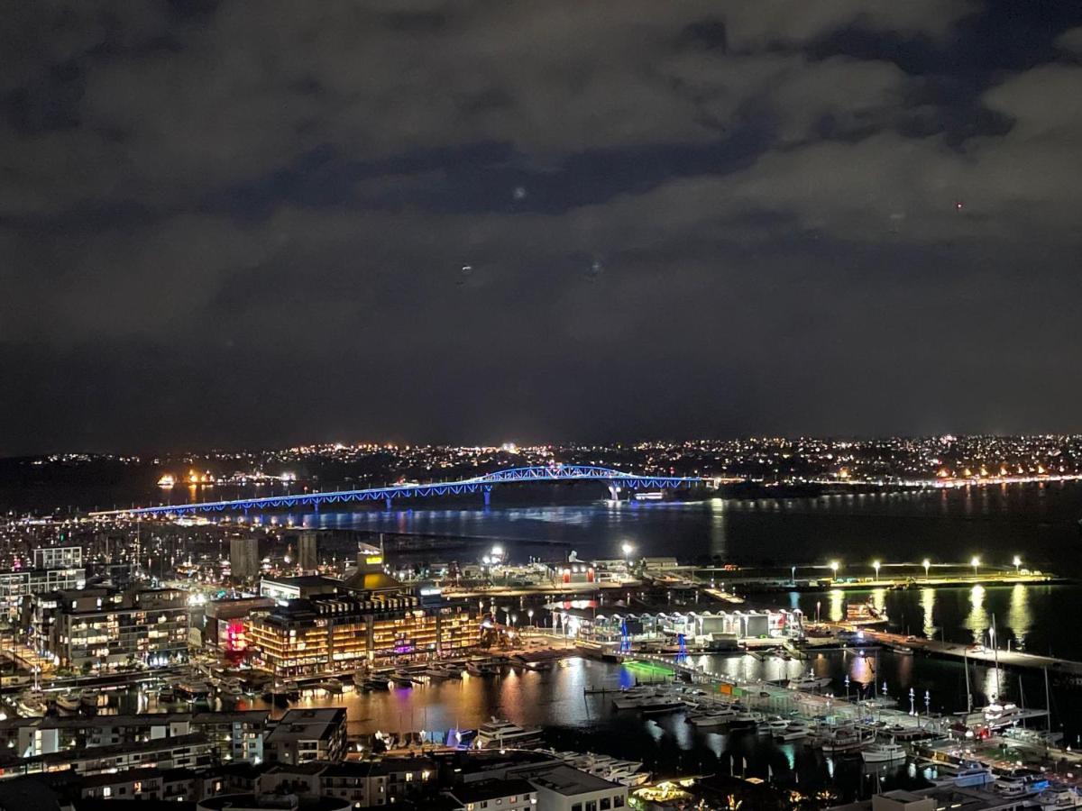 Magnificent Harbour View Skytower View Apartment In Cbd Окленд Екстер'єр фото