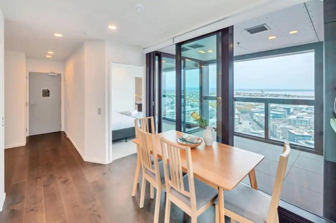 Magnificent Harbour View Skytower View Apartment In Cbd Окленд Екстер'єр фото