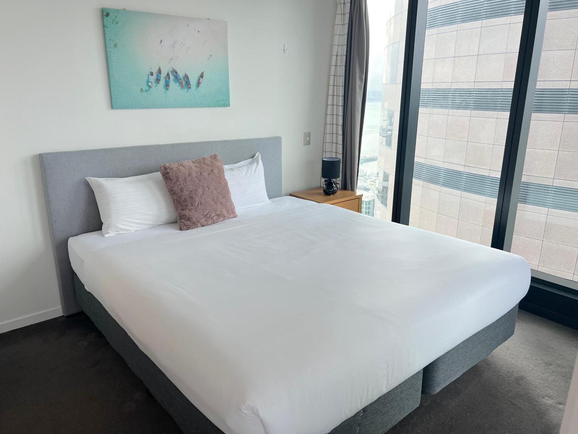 Magnificent Harbour View Skytower View Apartment In Cbd Окленд Екстер'єр фото